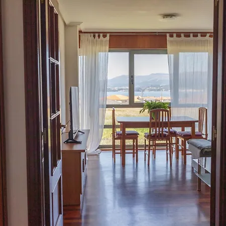 Baruhaus Piscina Y Parking Rianxo *