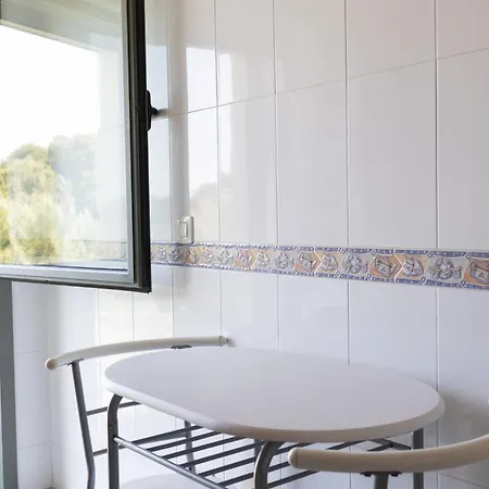 Baruhaus Piscina Y Parking Rianxo * Rianjo