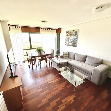 Baruhaus Piscina Y Parking Rianxo Rianjo